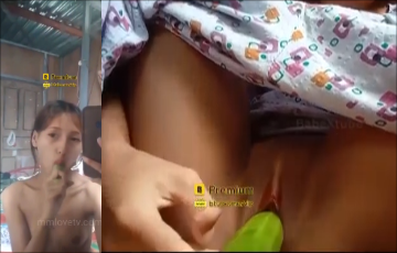 သခွားသီးနဲ့ အာသာဖြေနေတဲ့ မြန်မာမလေး
