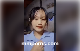 ချစ်စရာလေးဆိုတော့ နို့ပြတာနဲ့တင်ရှက်နေပီ