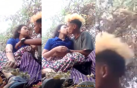 ဆိုင်ကယ်နဲ့တောစပ်ကိုလာပြီး ကြုံးဖို့ပြင်