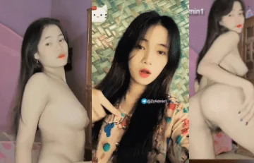 ဖင်ကုန်းပြ စဖုတ်နှိုက်ပြတဲ့အကိက်စော်လေး